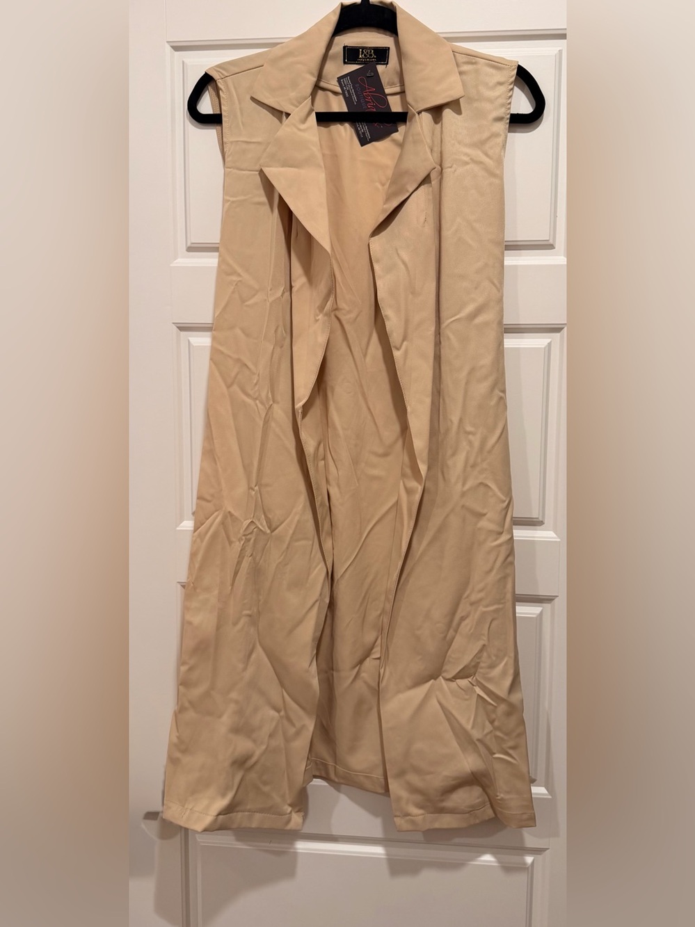 L&B Sleeveless Trench Vest in Beige